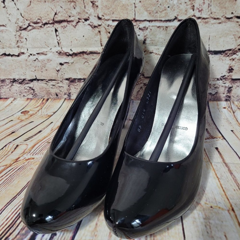 Gabriella Rocha Quilla Patent Platform Pumps - Picture 4 of 11